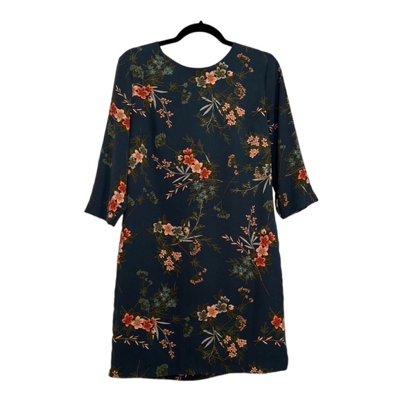 Banana Republic Dresses & Skirts - Banana Republic navy floral 3/4 sleeve dress size 8